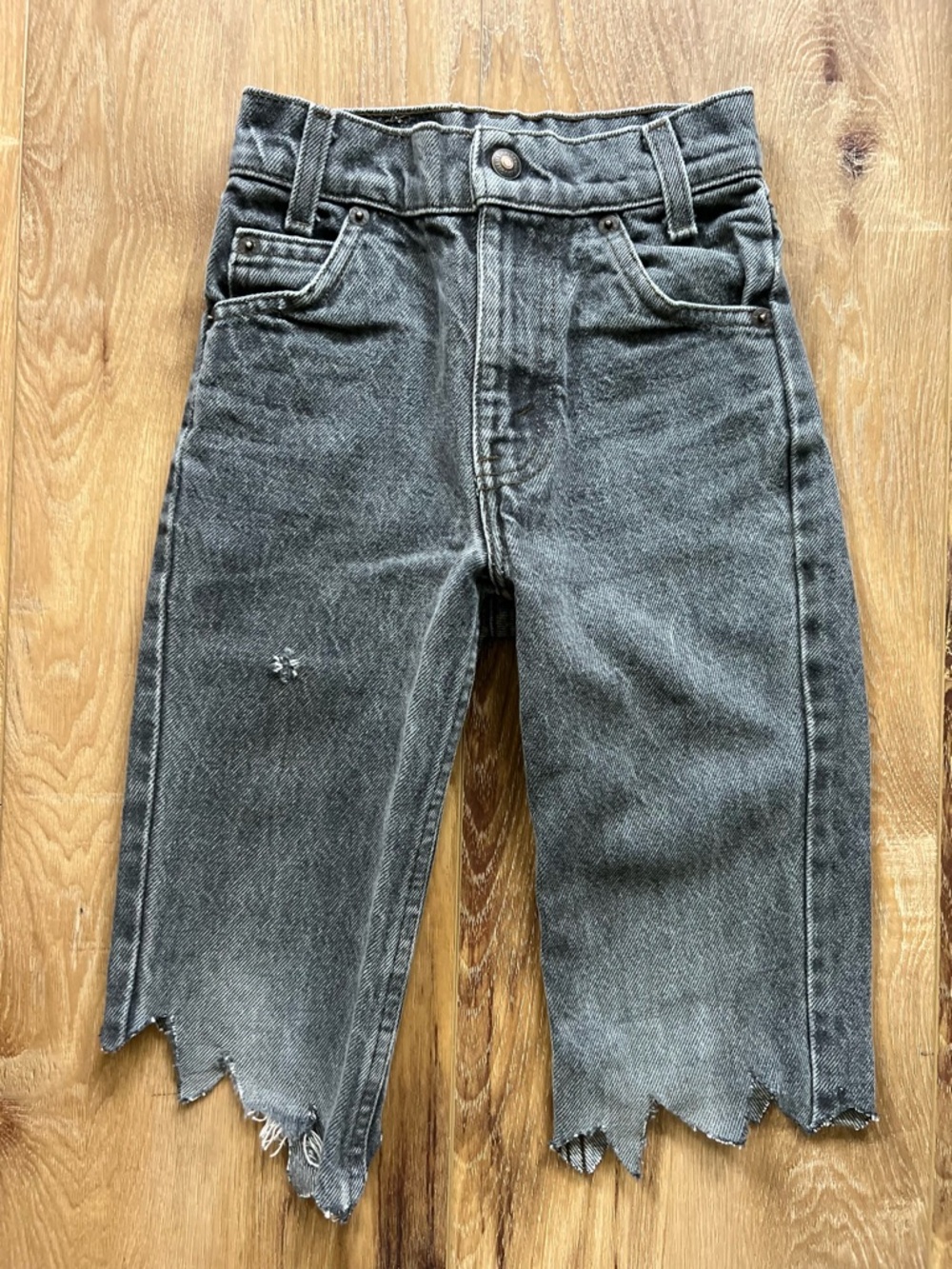 Vintage 90s Levi’s Orange Tab Cutoff Jeans Youth 7 Slim USA Made